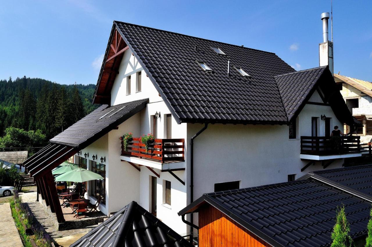 Pensiunea Doina Bucovinei Manastirea Humorului Exterior photo